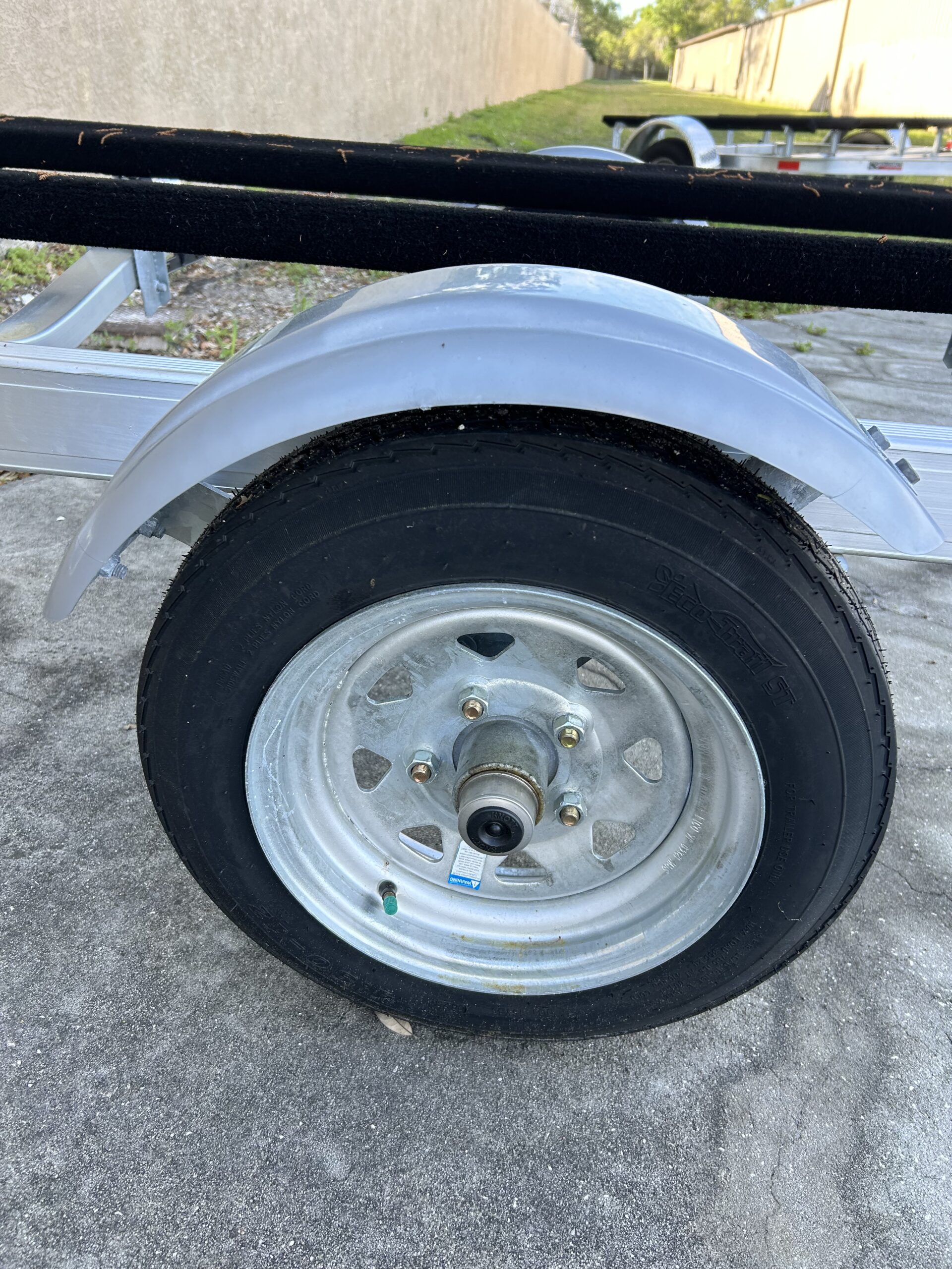 Single Aluminum Jet Ski Trailer Magic Tilt - Image 2