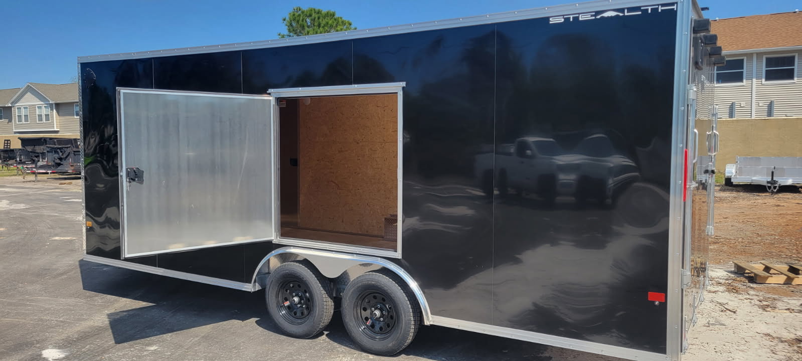 8.5X20 ALUMINUM CAR HAULER WITH SM ESCAPE DOOR - Image 6
