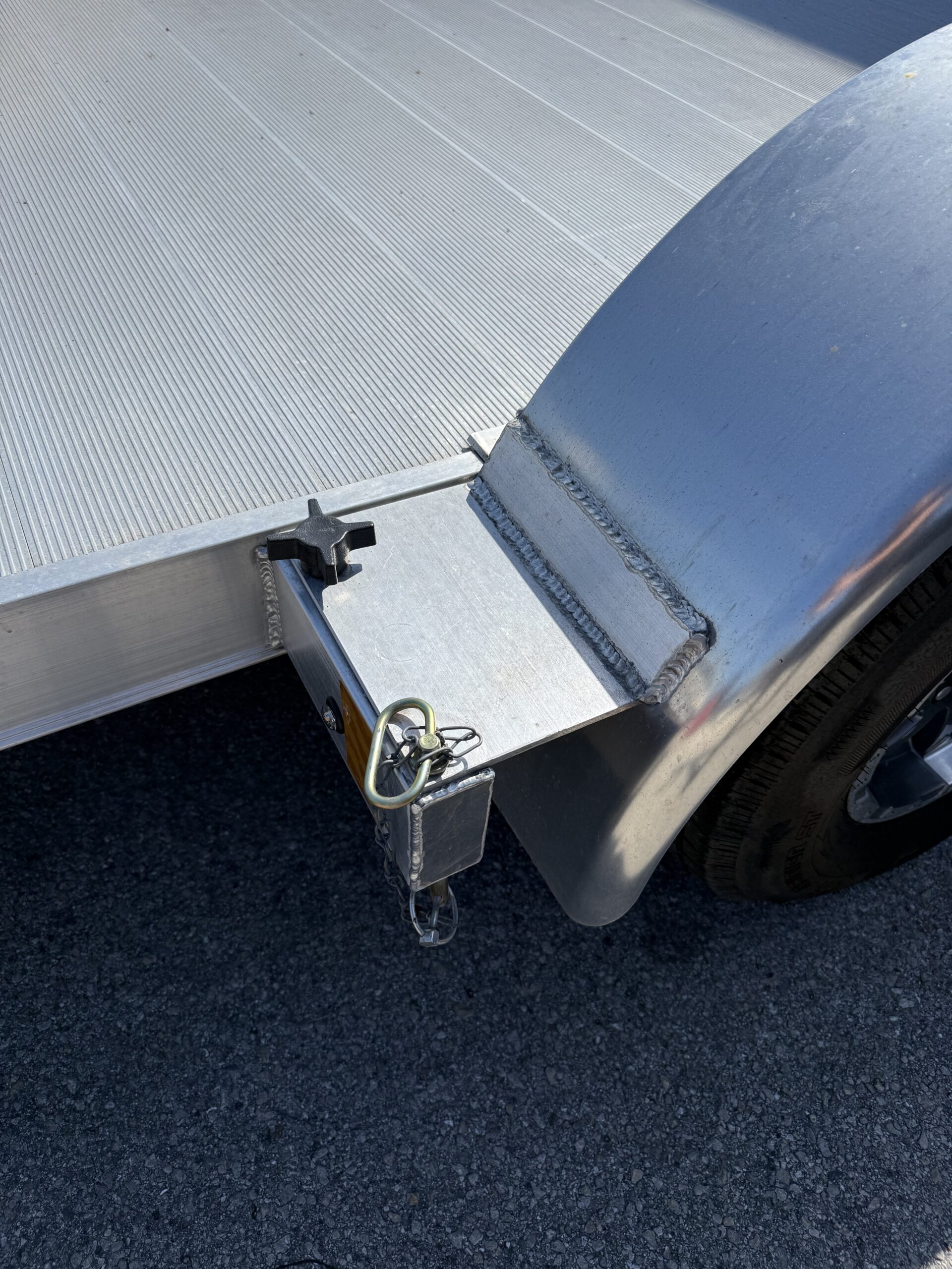 2024 82X22 ALCOM MISSION Aluminum Car Hauler w/ Ramps - Image 3