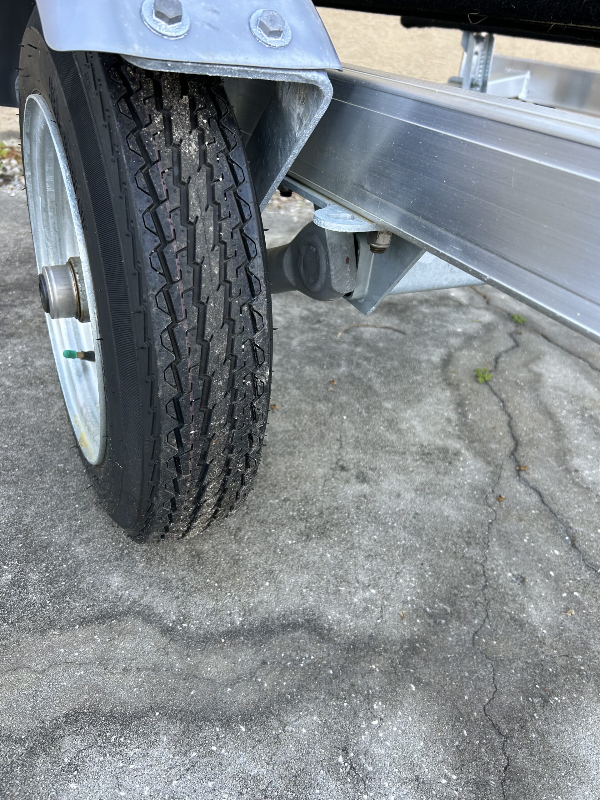 Single Aluminum Jet Ski Trailer Magic Tilt - Image 3