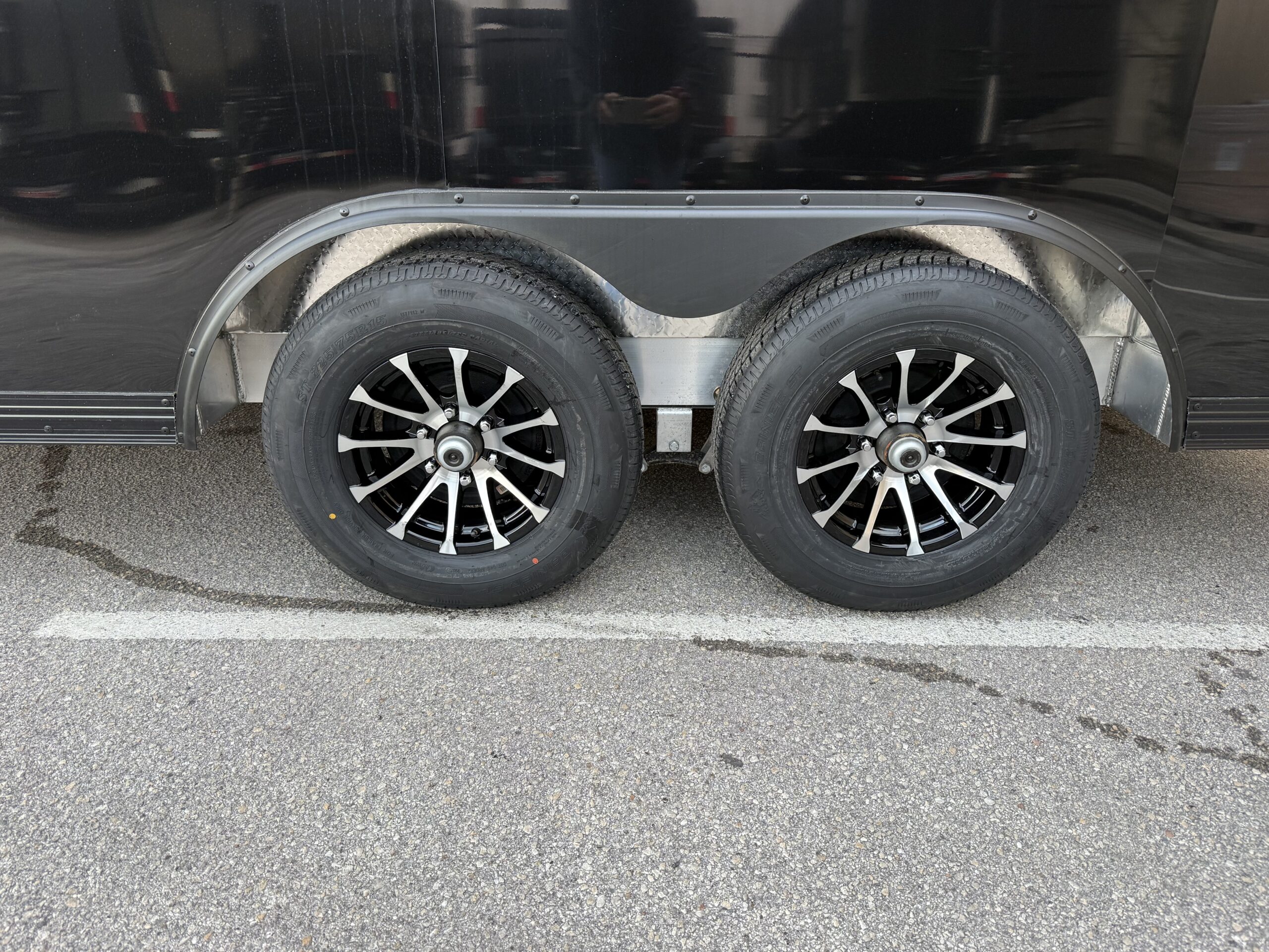 2026 8.5×16 ALCOM STEALTH blacked out ALUMINUM enclosed car hauler w/ spoiler and spare tire - Image 5