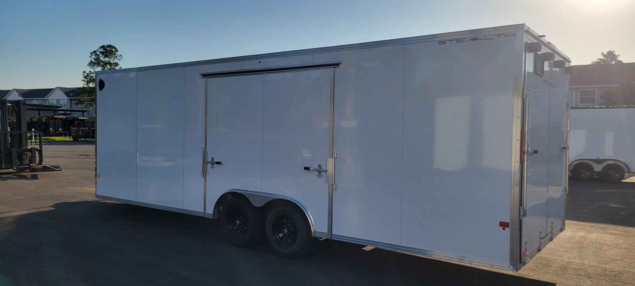 2026 8.5 X 24 X 6’10 ALUMINUM CAR HAULER WITH ELITE ESCAPE DOOR - Image 2