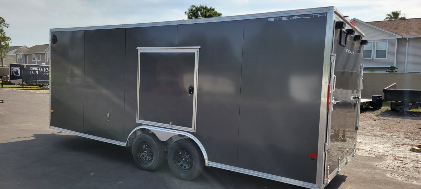 8.5X20 ALUMINUM CAR HAULER WITH SM ESCAPE DOOR - Image 6
