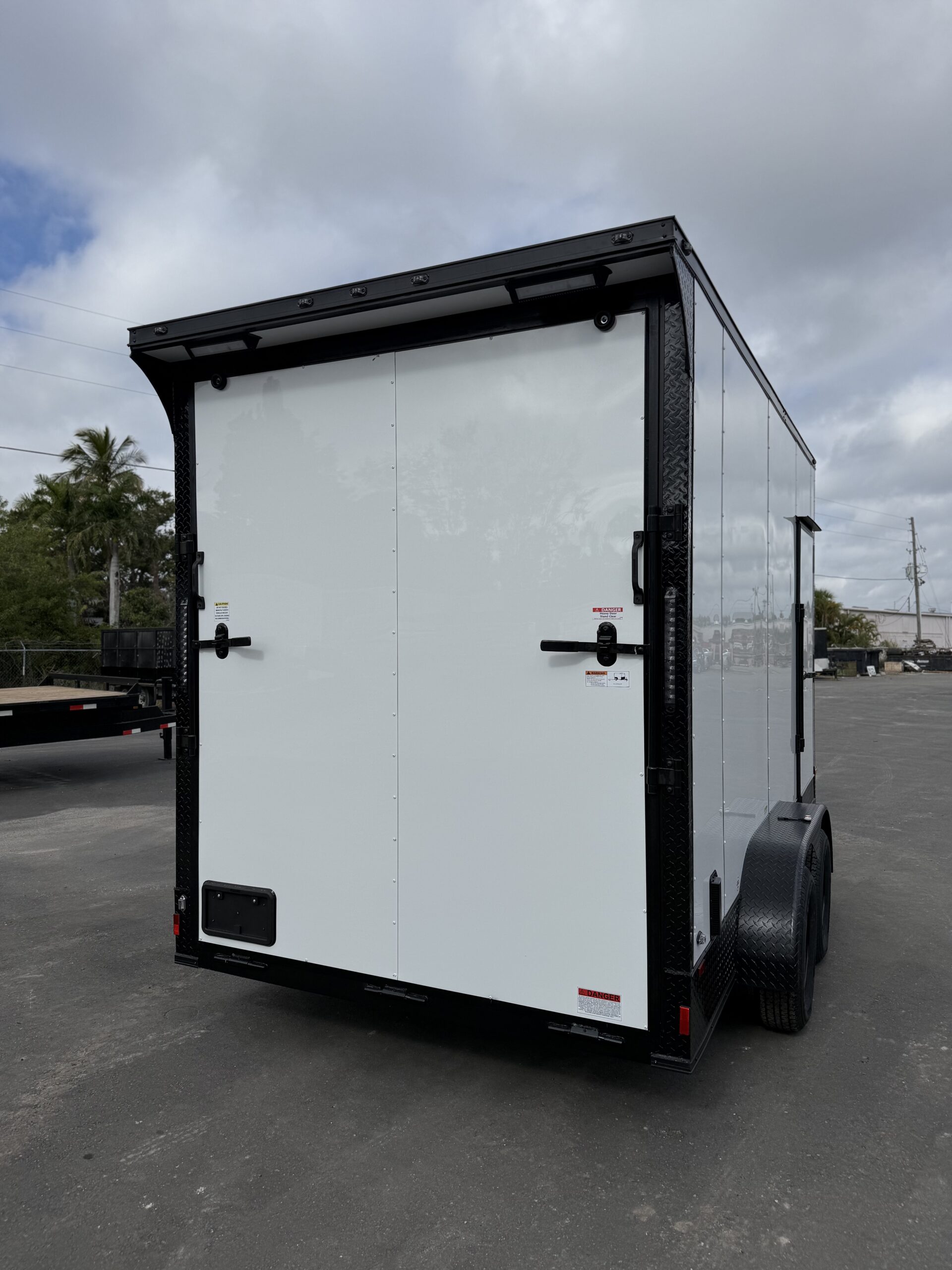 All World 7x14x8 w/ rear spoiler & e-track - Image 5