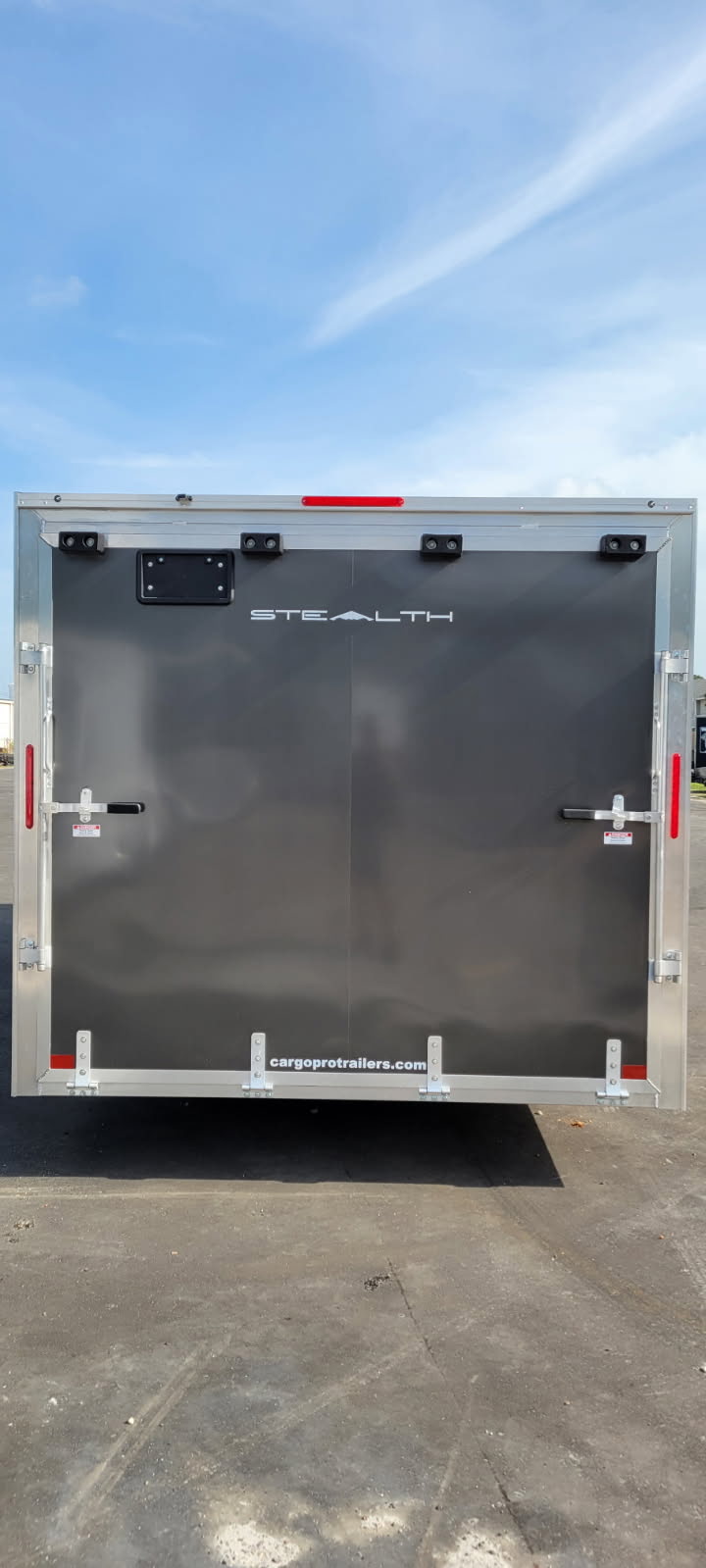8.5X20 ALUMINUM CAR HAULER WITH SM ESCAPE DOOR - Image 2