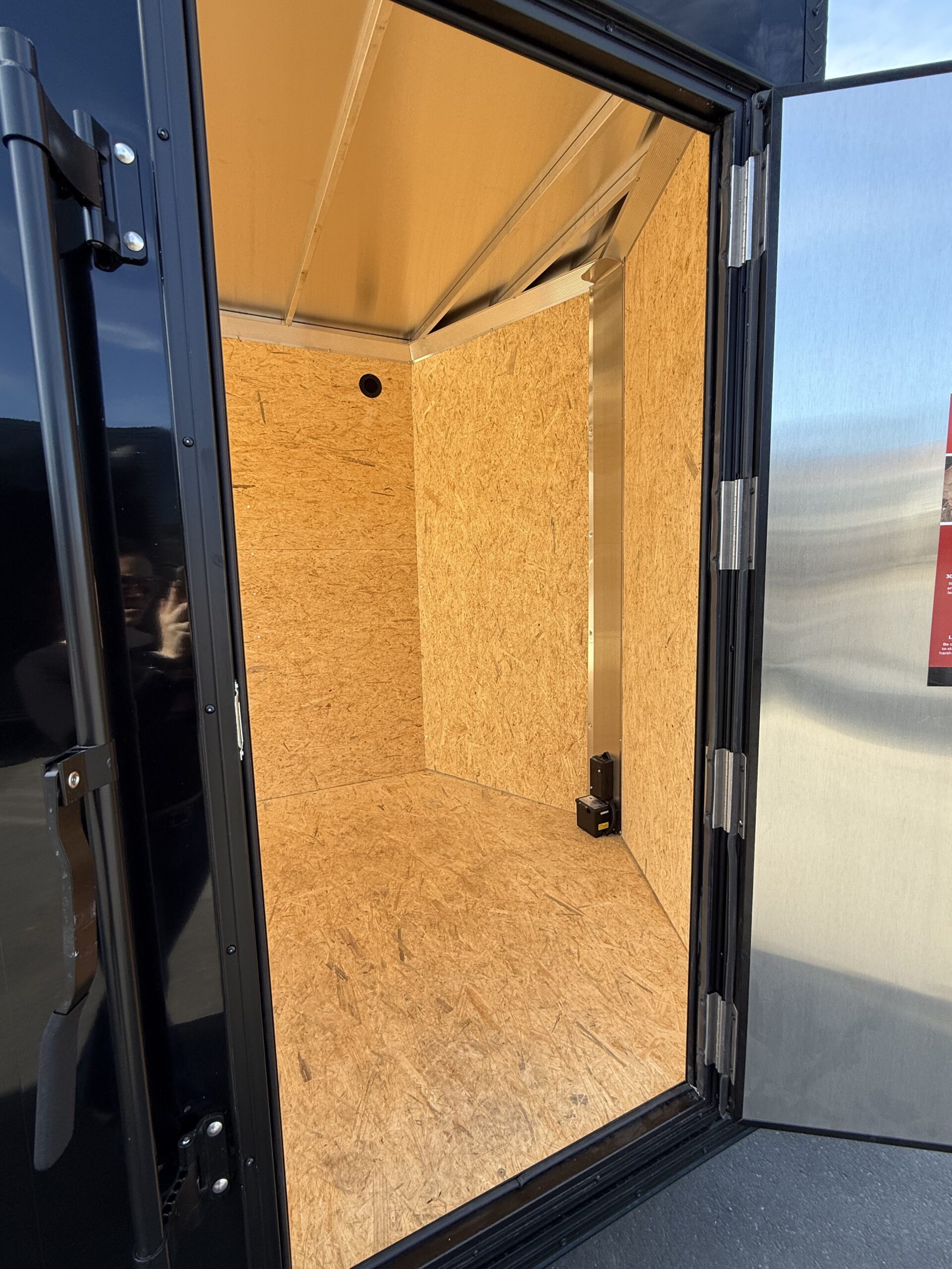 2026 7×16 ALCOM STEALTH blacked out ALUMINUM enclosed trailer w/ spoiler and spare tire - Image 3