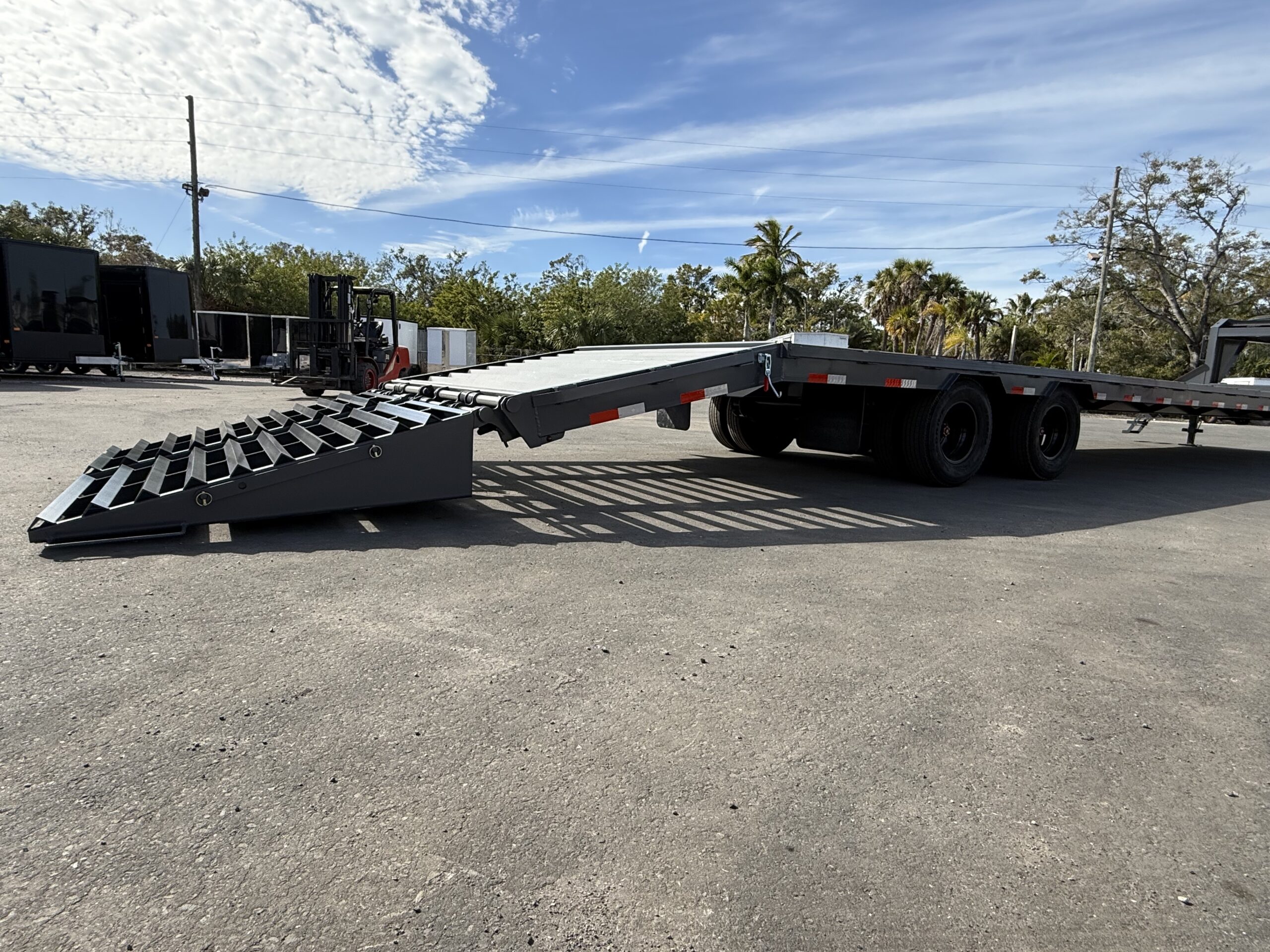 2026 Black Iron Down2Earth HEAVY DUTY 40′ Gooseneck Flatbed Trailer with 5′ Dovetail & HD Ramps - Image 9