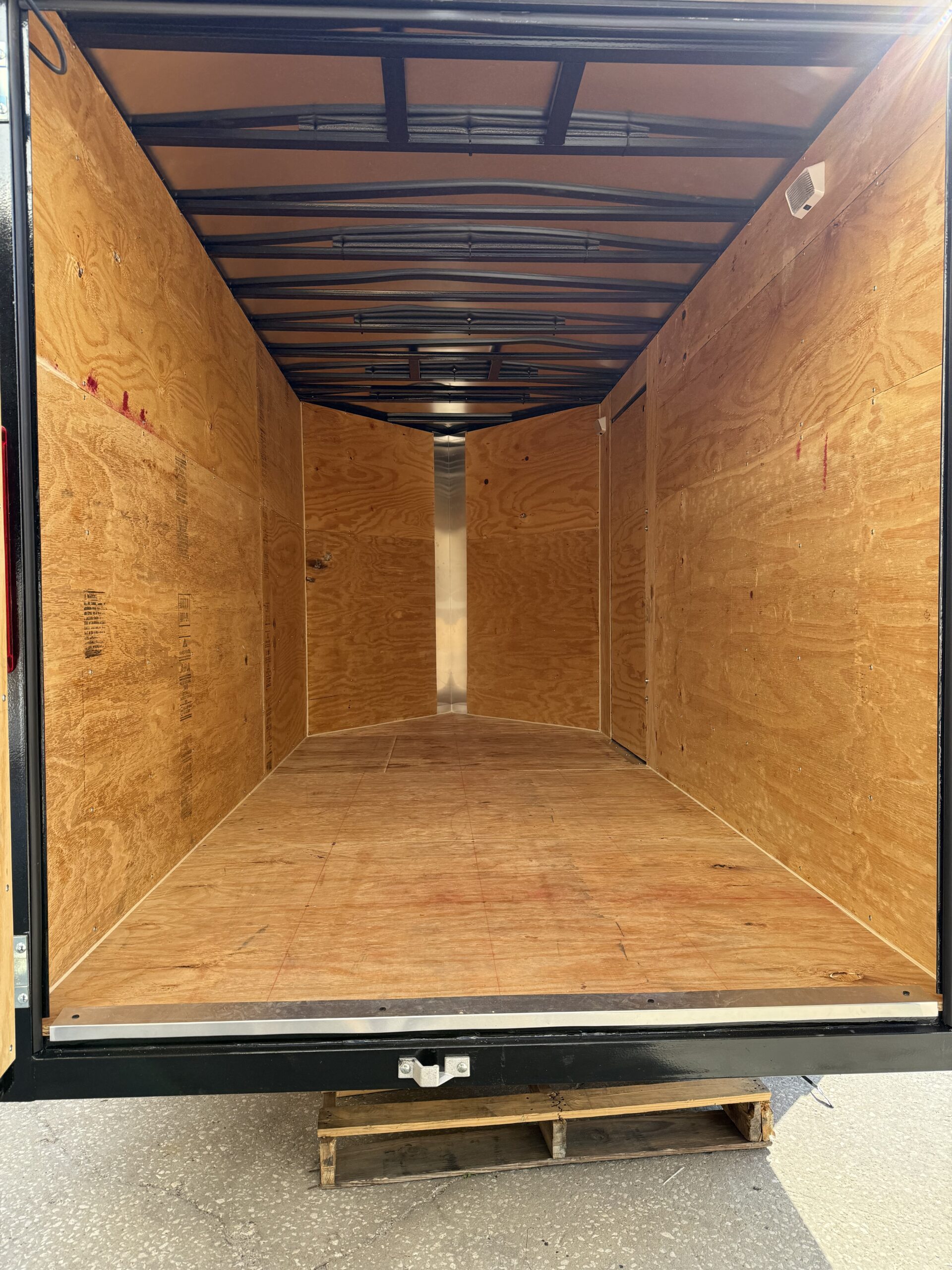 6×12 predator eagle barn doors with ladder rack - Image 2