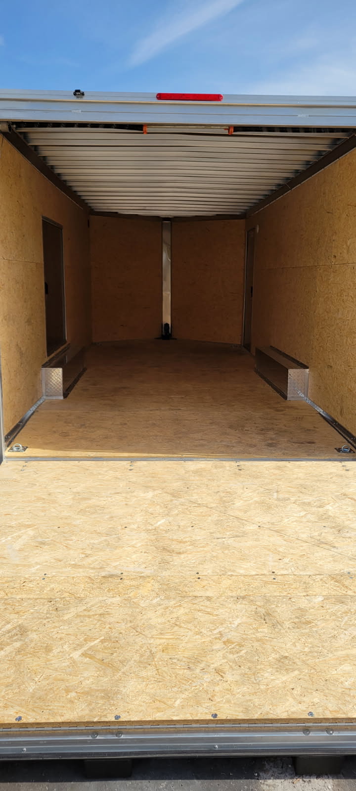 8.5X20 ALUMINUM CAR HAULER WITH SM ESCAPE DOOR - Image 3