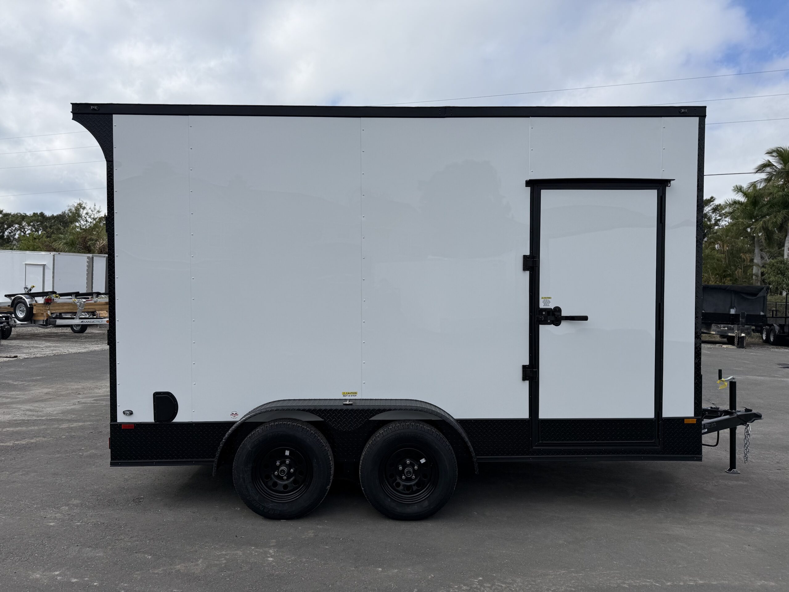 All World 7x14x8 w/ rear spoiler & e-track - Image 6